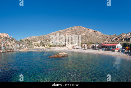 Strand Playa Cala Cortina vor den Toren der Stadt Cartagena in der Region Murcia, Süd-Ost-Spanien Stockfoto