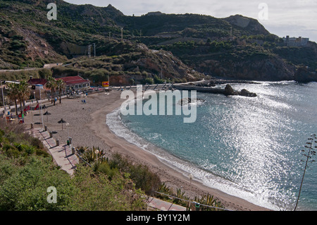 Strand Playa Cala Cortina vor den Toren der Stadt Cartagena in der Region Murcia, Süd-Ost-Spanien Stockfoto