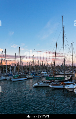 Segelboote an der Moll De La Fusta Port Vell Barcelona Spanien Stockfoto