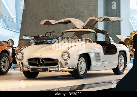 Deutschland, Stuttgart, Mercedes-Benz Museum, Merecedes-Benz 300 SL-Serie Stockfoto