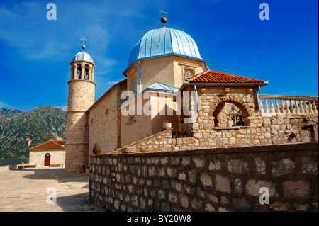 Unsere Liebe Frau von den Felsen Insel Kirche (Gospa od Skrpjela), Bucht von Kotor, Montenegro Stockfoto