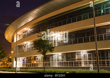 Technium nachts, Swansea SA1. Stockfoto