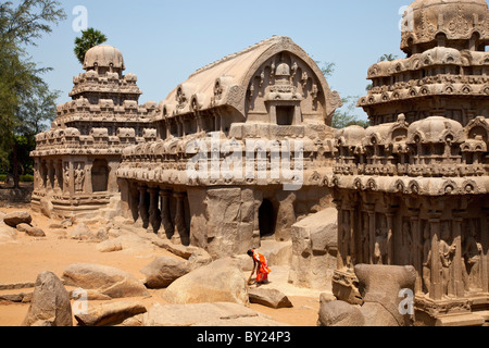 Indien, Mahabalipuram. Die kunstvoll geschnitzten Panchas Rathas, Bestandteil der fünf Rathas Tempel ist komplett aus geschnitzt der Stockfoto