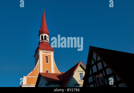 Dorf von Pärnu-Estland und traditionelle Russisch-orthodoxe Kathedrale-Innenstadt Stockfoto