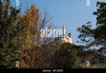 berühmte Marksburg Schloss am Berg wunderbar charmantes Dorf am Rhein River von Braubach Deutschland Stockfoto