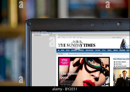 Die Sunday Times Online Edition angezeigt auf einem Laptopcomputer, UK Stockfoto