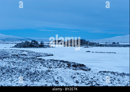 Gefrorene Loch Ba im Winter, Rannoch Moor, Highland, Schottland Stockfoto