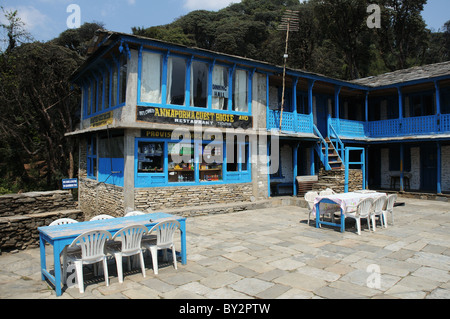 Eine Pension im Tadapani auf dem Annapurna Trek in Nepal Stockfoto