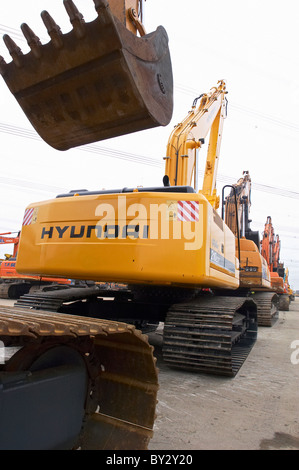 Caterpillar Bagger niedrigen Winkel Stockfoto