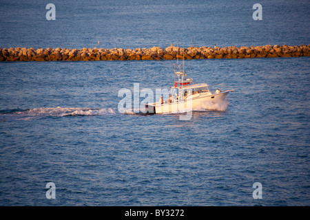 Angelboot/Fischerboot in Clearwater Beach, FL Stockfoto