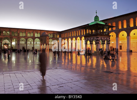 Großen Omayyaden-Moschee, Damaskus, Syrien in der Abenddämmerung Stockfoto