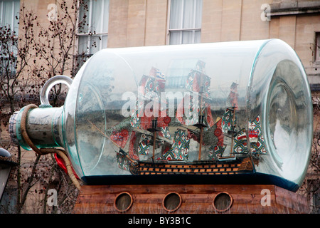 Schiff in der Flasche; Trafalgar Square; London; England; UK Stockfoto