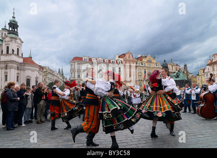 Festival der nationalen Gypsy-Musik und Tanz-Gruppen in Prag. 2006, Altstädter Ring. Stockfoto