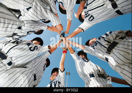 USA, Kalifornien, Ladera Ranch Liga wenig Spieler (im Alter von 10-11) feiern Stockfoto