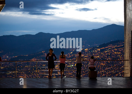 Parque Biblioteca España: ein $ 4 Millionen gemischt im freien Raum, gestaltet von Giancarlo Mazzantis Bibliothek in Medellin, Kolumbien. Stockfoto