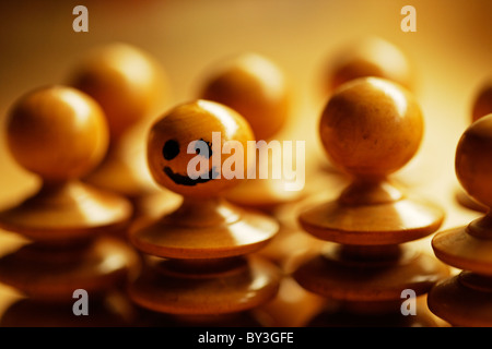 Glücklich Bauern von der Masse abhebt. Stockfoto