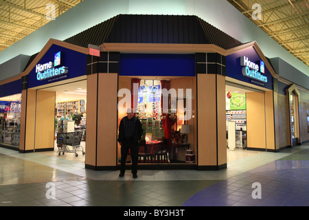 Nach Hause Outfitters Outlet Fabrikverkauf in Vaughan Mills Mall in Toronto, Kanada 2010 Stockfoto