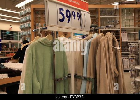 Nach Hause Outfitters Outlet Fabrikverkauf in Vaughan Mills Mall in Toronto, Kanada 2010 Stockfoto