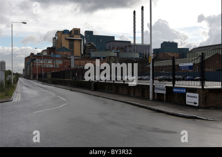 Ein westlicher Blick auf Tate and Lyle die Zuckerraffinerie in Factory Road, einer der zwei Stätten in der Umgebung mit dem Unternehmen verbunden. Stockfoto