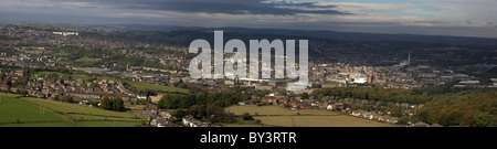 Blick über Huddersfield von Castle Hill, Kirklees West Yorkshire Stockfoto