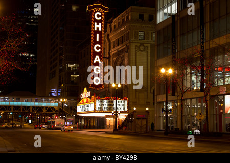 Chicago Theater bei Nacht Stockfoto