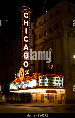 Chicago Theater bei Nacht Stockfoto