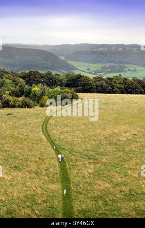 Eine Familie der Cotswold Weg Weg in der Nähe von North Nibley, Gloucestershire August 2008 Stockfoto