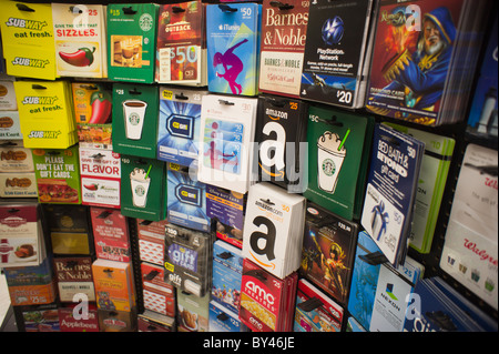 Eine Auswahl von Geschenk-Karten in einem Store in New York auf Samstag, 15. Januar 2011. (© Richard B. Levine) Stockfoto