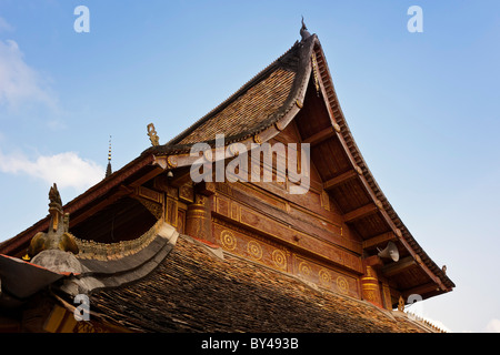 Tempel in Dai Minderheit Park, Ganlanba (Menghan), Jinghong, Yunnan Provinz, Volksrepublik China. JMH4280 Stockfoto