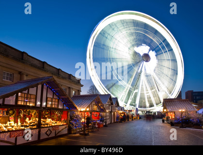 Das Riesenrad & Chester viktorianischen Weihnachten Markt, Schlosspark, Chester, Cheshire, England, Vereinigtes Königreich Stockfoto