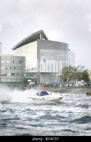 Powerboat racing in Cardiff Bay. Stockfoto