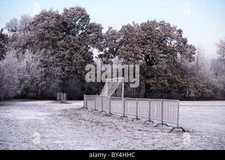 Gefrorene Fußballplatz. Stockfoto