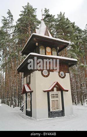 Das Haus mit Stunden pro Park im Winter, Domodedovo, Moskau Region Stockfoto