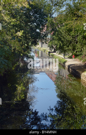 Die Reflexion und die Wisconsin Avenue Brücke über den Kanal C & O, wie von der 31st Street Bridge, Washington, DC zu sehen. Stockfoto