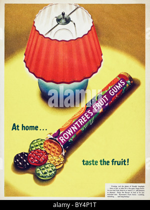 1950er Jahre ganzseitige Farbe Anzeige für Rowntree Fruchtgummi Stockfoto