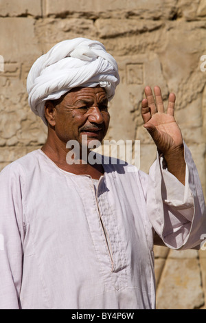 Alter Mann in Edfu Tempel, Ägypten Stockfoto