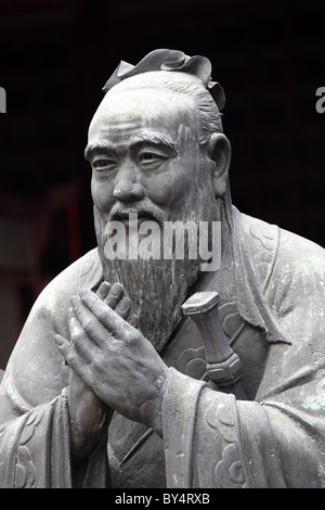 Statue von Konfuzius im Konfuzius-Tempel in Shanghai, China Stockfoto