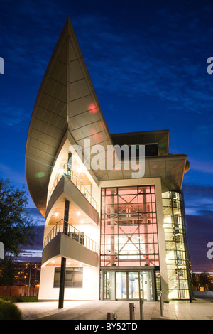 Technium nachts, Swansea SA1. Stockfoto