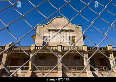 Die Nevada Geisterstadt Rhyolite Bahnhof später diente als ein Casino. Rhyolith war eine Goldgräberstadt 1904 gegründet und von 1916 verlassen. Stockfoto