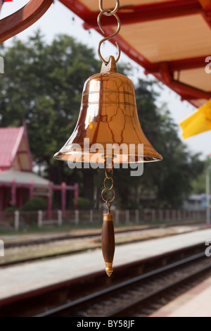 Plattform Glocke Zug Bahnhof Hua Hin Thailand Stockfoto