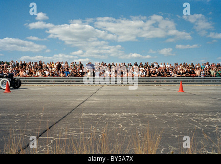 Blick von einer Menschenmenge auf einer Rennstrecke Stockfoto