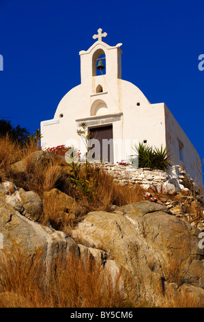 Griechisch orthodoxe Kapellen und Chora Bergkirche (Chora), Ios, Kykladen, Griechenland. Stockfoto