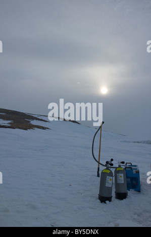 Kanadische Arktis Tauchen auf der Eisscholle Rand Pond Inlet, Baffininsel, Nunavut, Kanada Stockfoto