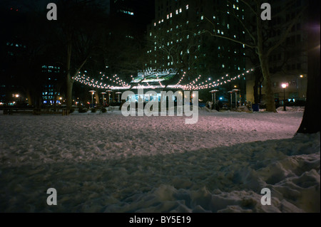 Der Shake Shack im Madison Square Park in New York bei einem Winterabend Stockfoto