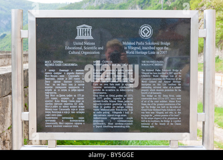 Brücke über den Fluss Drina, Visegrad, Bosnien und Herzegovina Stockfoto