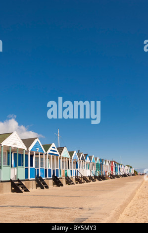 Strandhäuschen direkt am Meer in Southwold, Suffolk, England, Großbritannien, Uk Stockfoto