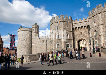 Eingang zum Schloss Windsor auf dem Burgberg Stockfoto