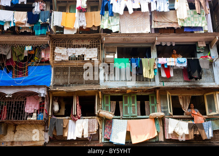 Waschen Trocknen außerhalb Wohnungen, Mumbai (Bombay), Indien Stockfoto