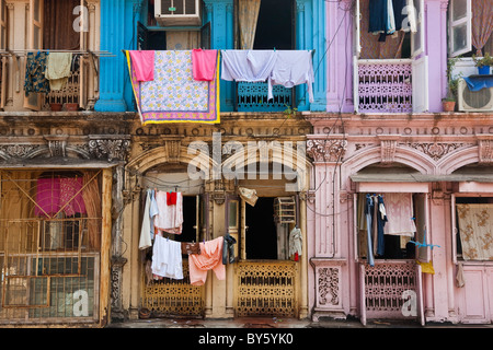 Waschen Trocknen außerhalb Wohnungen, Mumbai (Bombay), Indien Stockfoto