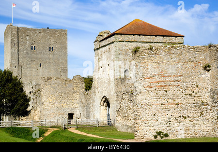 England Hampshire Portsmouth Harbour Portchester Castle normannischen Turm im sächsischen halten des römischen Ufer fort Stockfoto